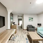 Atheneum Suite Hotel