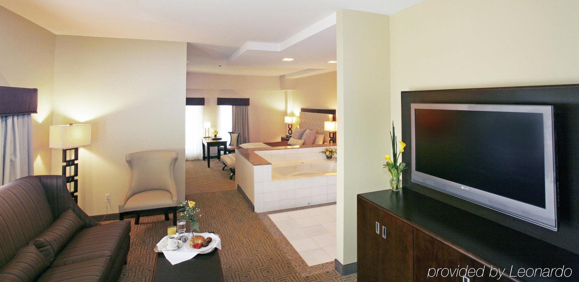 Atheneum Hotel 3*