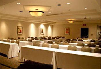Atheneum Hotel 3*
