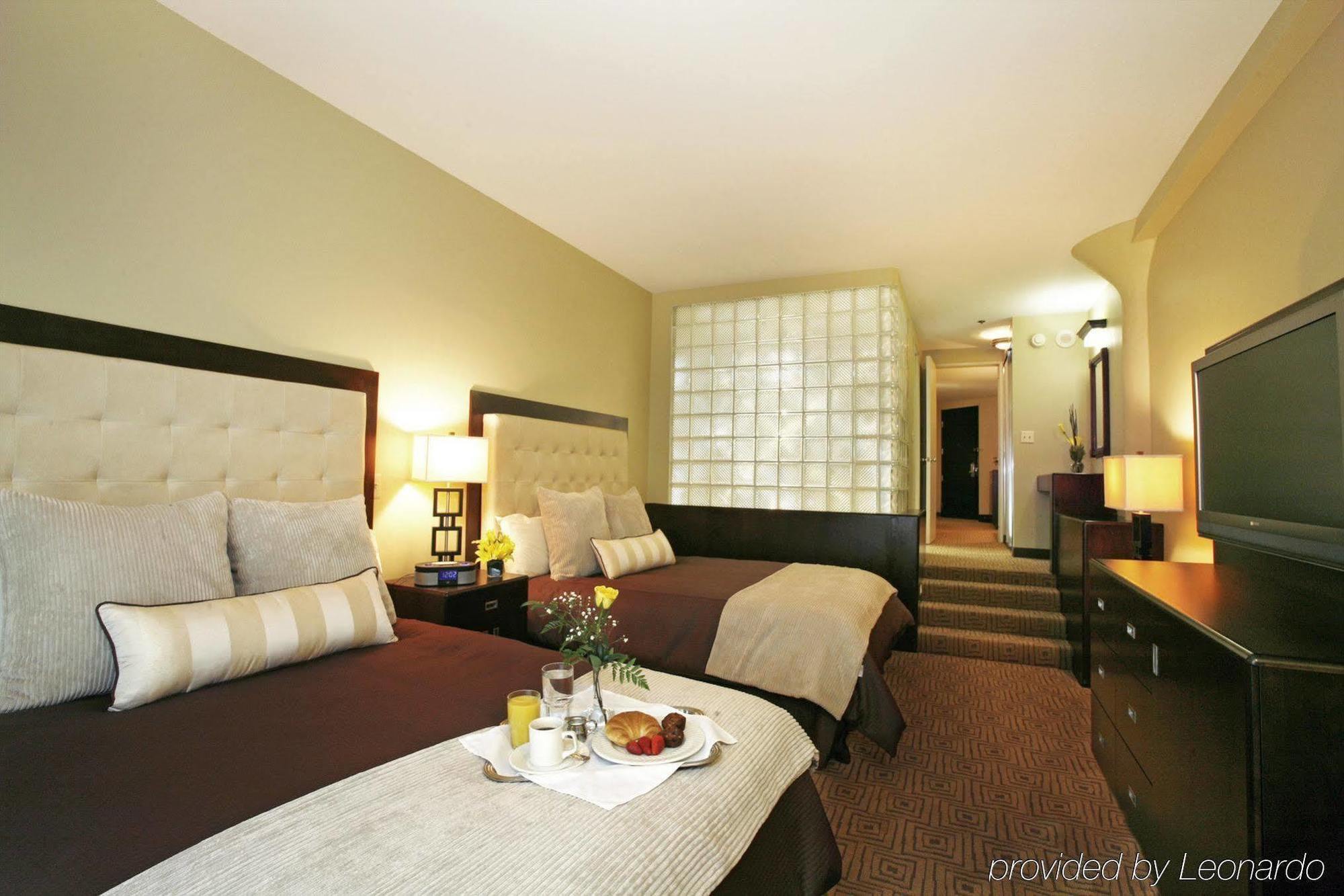 Atheneum 3*